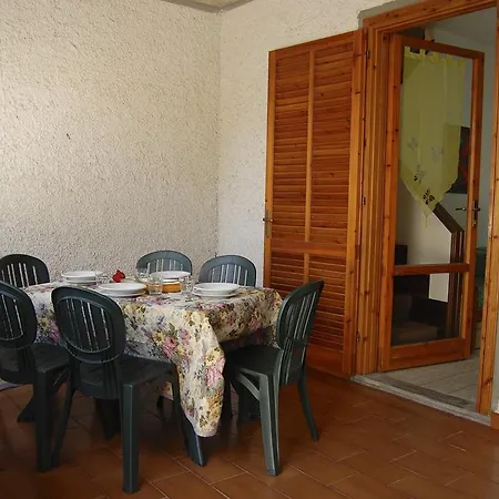 Girino Ii Apartment *